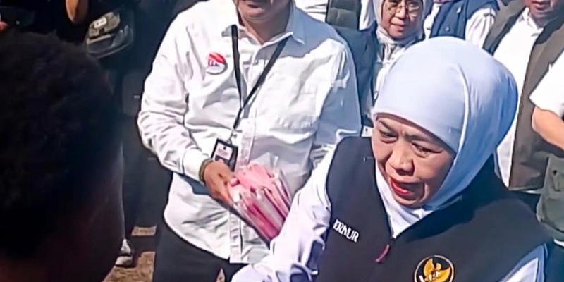 Sambut HUT RI ke-81, Gubernur Jatim Bersama Jajaran Pemkab Nganjuk Buka Pasar Murah ke-93 di Kelurahan Kramat