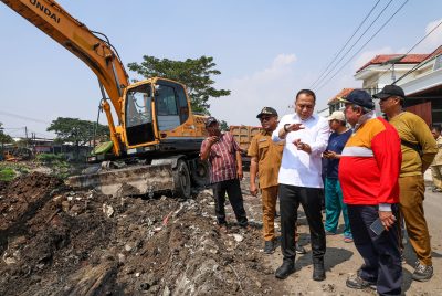 Keterlambatan Pengaspalan Ancam Keselamatan Pengendara, Wali Kota Eri  Peringatkan Kontraktor