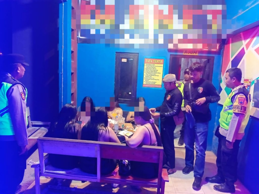Tindak Lanjuti Video Viral, Polsek Wiradesa Razia Cafe, Enam Botol Miras Diamankan