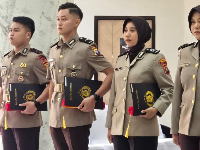 Personel Polda Kalteng Boyong Peringkat Teratas Dikbangspes Bahasa Asing Polri 2026