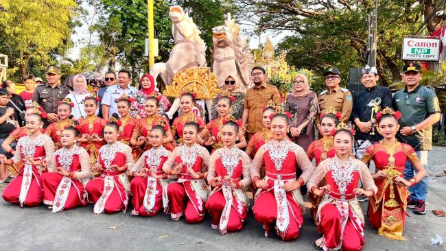 SMP Negeri 3 Turut Meriahkan HUT RI ke 81 Usung Tema Babad Tanah Anjuk Ladang Dalam Pawai Budaya