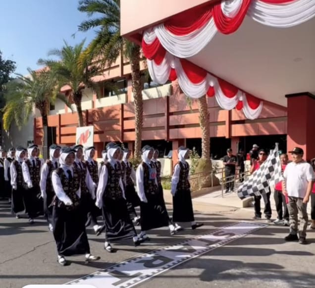 Sambut HUT RI ke-81, Disdik Kabupaten Kediri Gelar Lomba Baris Berbaris Jenjang SMP