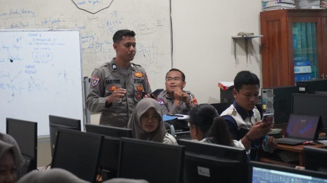 Polresta Sidoarjo Edukasi Pelajar Bijak Manfaatkan AI