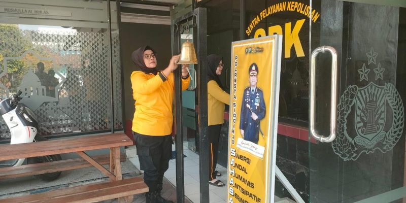 Jelang Hari Jadi Polwan ke-78, Polwan Polresta Sidoarjo Serentak Kerja Bakti Bersihkan Lingkungan Mako