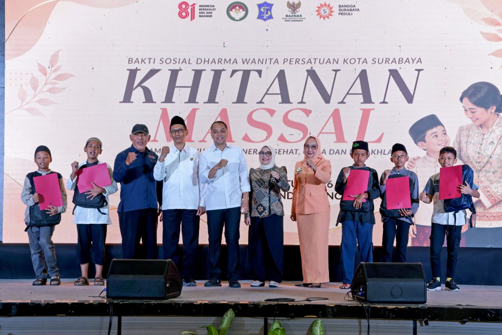 Gotong Royong Perkuat Kampung Pancasila, Pemkot Surabaya dan DWP Gelar Khitan Massal untuk 280 Anak