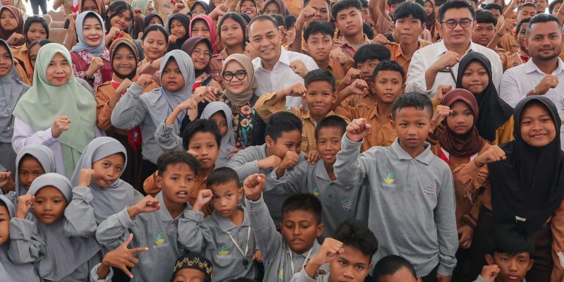 Hadiri MPLS SRT 2 Surabaya, Wali Kota Eri Cahyadi Dorong Ratusan Pelajar Jadi Pemimpin Berkarakter
