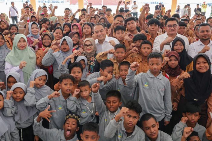 Hadiri MPLS SRT 2 Surabaya, Wali Kota Eri Cahyadi Dorong Ratusan Pelajar Jadi Pemimpin Berkarakter