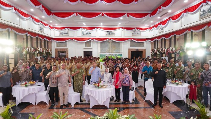 Wali Kota Eri Siapkan Ratusan Paskibraka Surabaya Jadi Duta Kampung Pancasila pada 2027