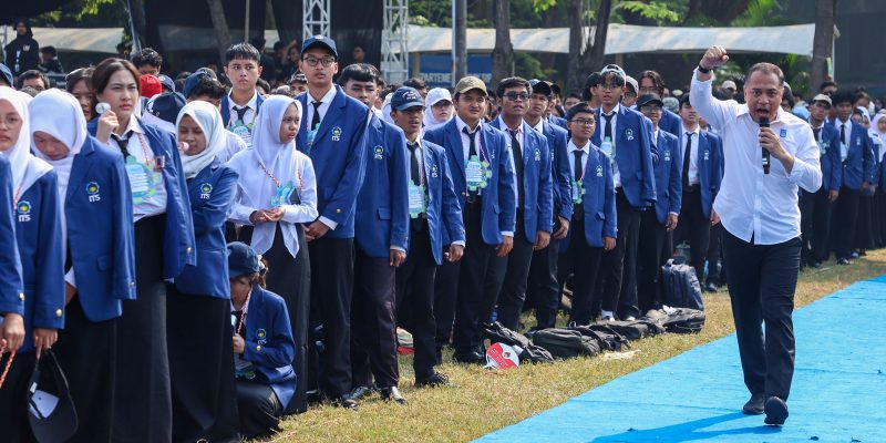 Wali Kota Eri Ajak Mahasiswa Baru ITS Jadi Generasi Kritis di Tengah Euforia AI