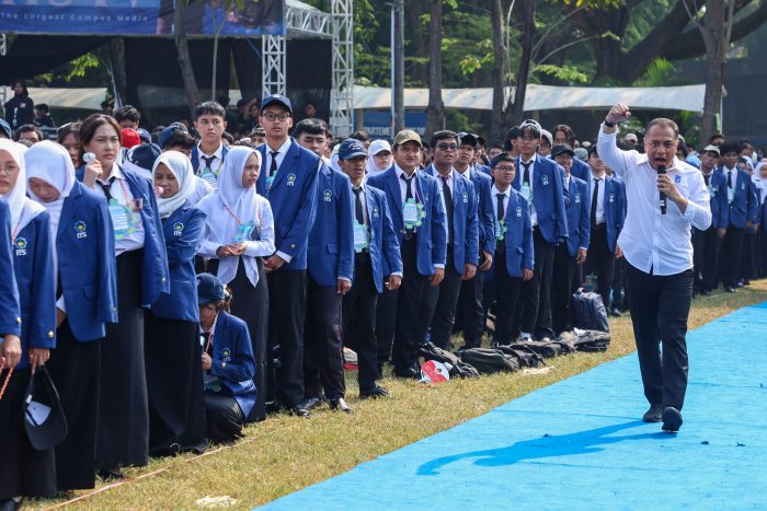 Wali Kota Eri Ajak Mahasiswa Baru ITS Jadi Generasi Kritis di Tengah Euforia AI