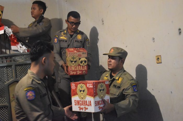 Warkop Diduga Jual Miras Dilaporkan Warga, Satpol PP Surabaya Sita 29 Botol