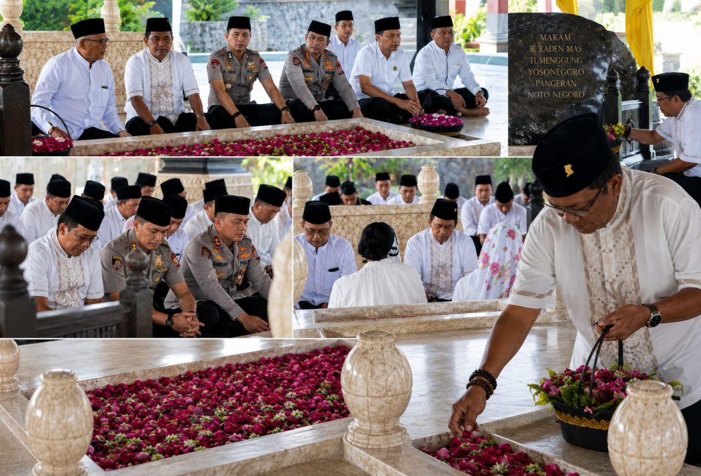 Jelang Puncak Hari Jadi ke-702, Pimpinan dan Sekwan DPRD Blitar Khidmat Ziarahi Makam Leluhur