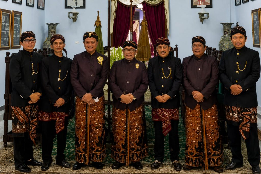 Eratkan Kebersamaan, Pimpinan dan Anggota DPRD Ikuti Prosesi Pisowanan Ageng