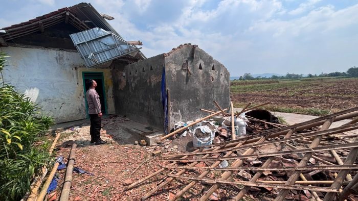 Angin Puting Beliung Rusak Bagian Belakang Rumah Warga di Kajen, Kerugian Rp15 Juta