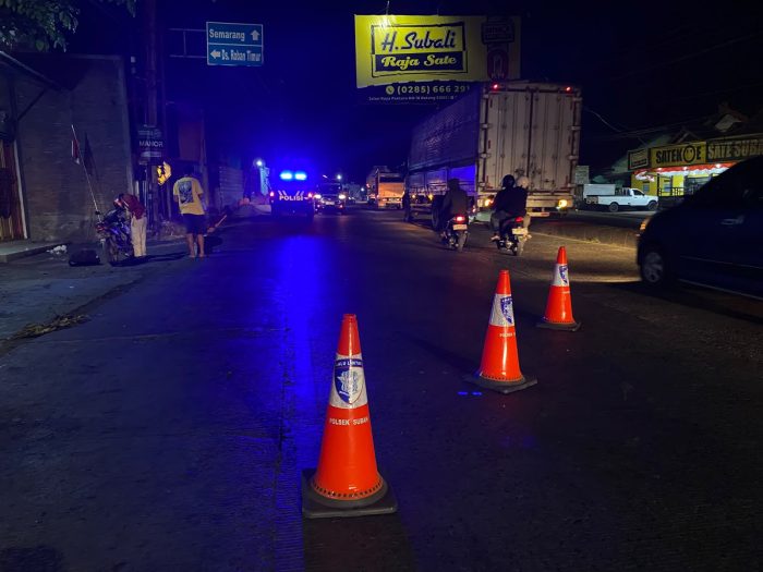 Respons Cepat Polsek Subah Amankan Tumpahan Solar di Jalur Pantura Batang
