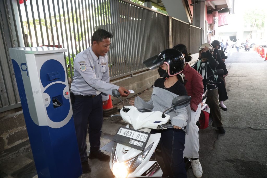 Pemkot Surabaya Terapkan Parkir Portal dan Non Tunai di Kawasan Wisata Tunjungan Romansa