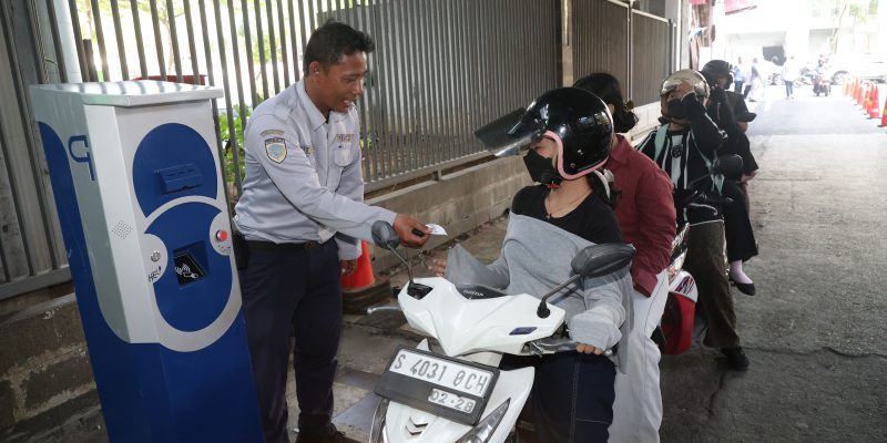 Pemkot Surabaya Terapkan Parkir Portal dan Non Tunai di Kawasan Wisata Tunjungan Romansa