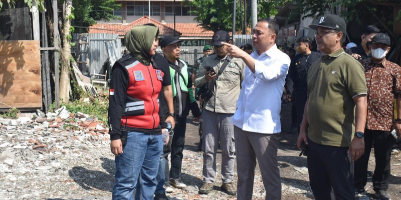 Wali Kota Eri Tertibkan Pengolahan Sampah Ilegal di Keputih Surabaya, 32 Dump Truck Angkut Sisa Sampah ke TPA Benowo