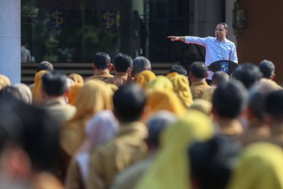 Wali Kota Eri Larang Sekolah Negeri Jual Seragam, Motif Batik dan Olahraga Disamakan Tahun Depan