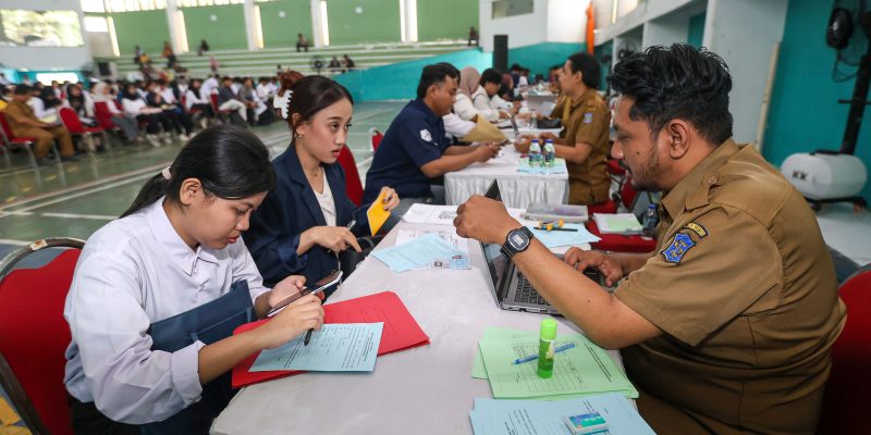 Pemkot Surabaya Bantu Biaya Pendidikan 1.214 Mahasiswa