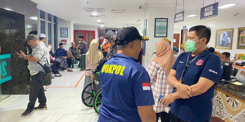 Tim Dokkes Polresta Sidoarjo Patroli Kesehatan, Pantau Kondisi Santri Ponpes di Tanggulangin