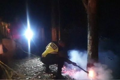 Kebakaran Lahan dan Hutan Pinus di Tajur Kandangserang, Polisi dan Warga Bergerak Cepat