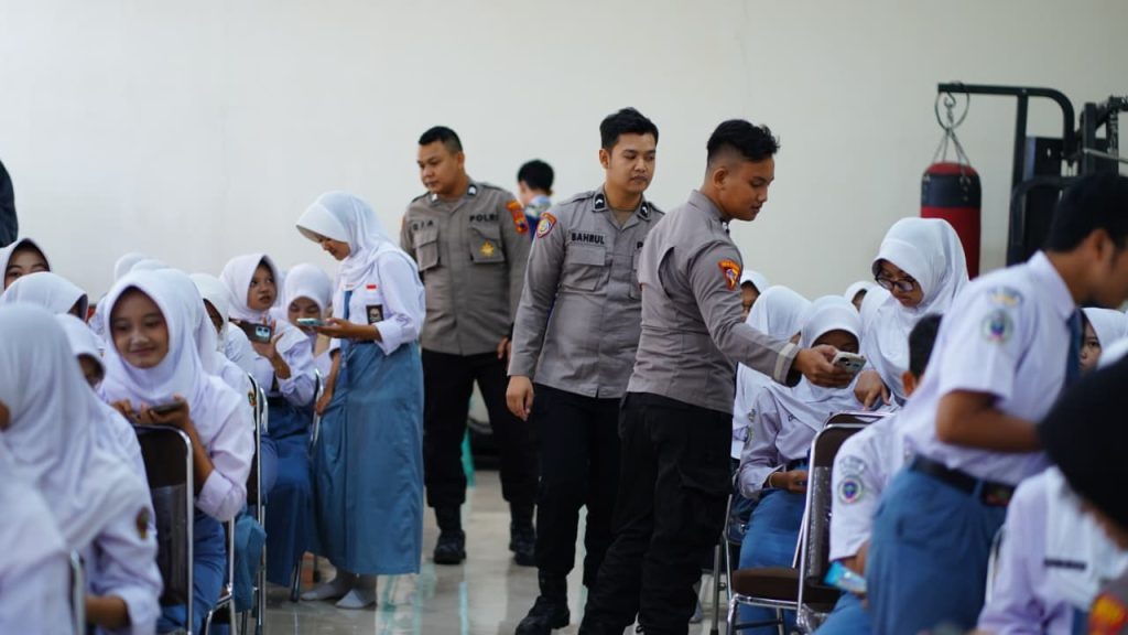 Lawan Penyalahgunaan Teknologi, Polresta Batang Gelar Edukasi dan Pelatihan AI Bagi Pelajar