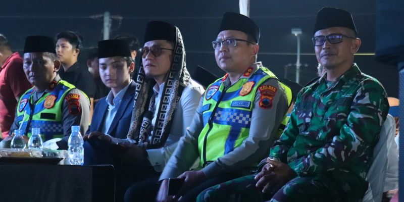 Kapolres Pekalongan Hadiri Istighosah Kebangsaan, Gus Miftah Beri Bantuan Renovasi Rumah Rp. 30 Juta