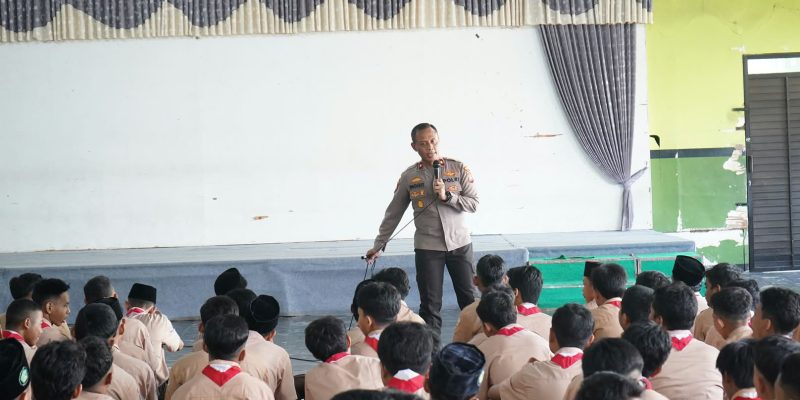 Cegah Kenakalan Remaja dan Bullying, Sat Binmas Polresta Sidoarjo Beri Penyuluhan di SMK YPM 1 Taman