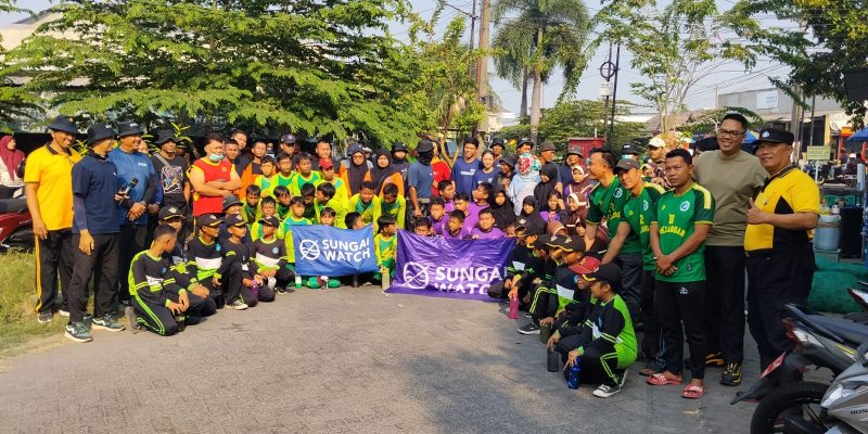 Polsek Tulangan dan Yayasan Sungai Watch Bersihkan Sungai, Bangun Kesadaran Lingkungan