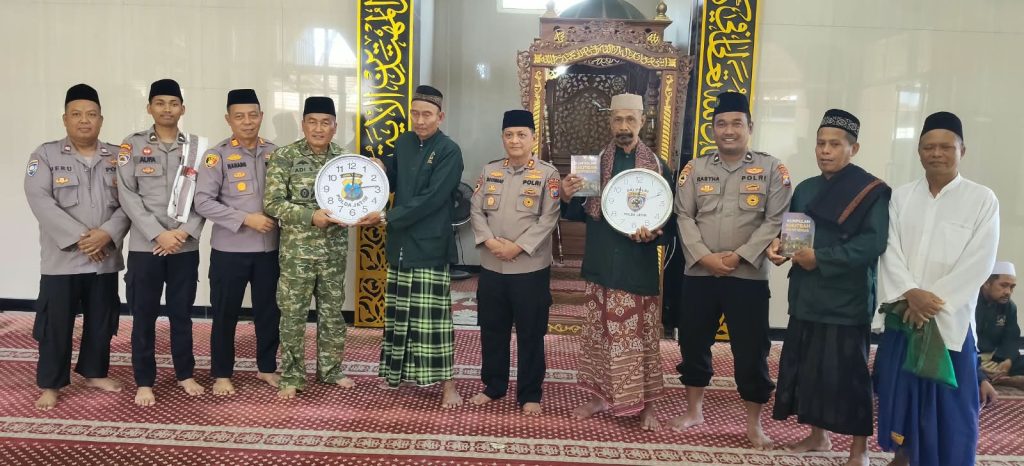 Safari Jumat, Kapolsek Jabon Perkuat Sinergitas dengan Ulama dan Tokoh Agama di Kedungcangkring