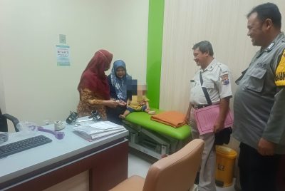 Polres Pekalongan dan Bhabinkamtibmas Dampingi Balita Asal Paninggaran Jalani Perawatan Ortopedi di Tegal