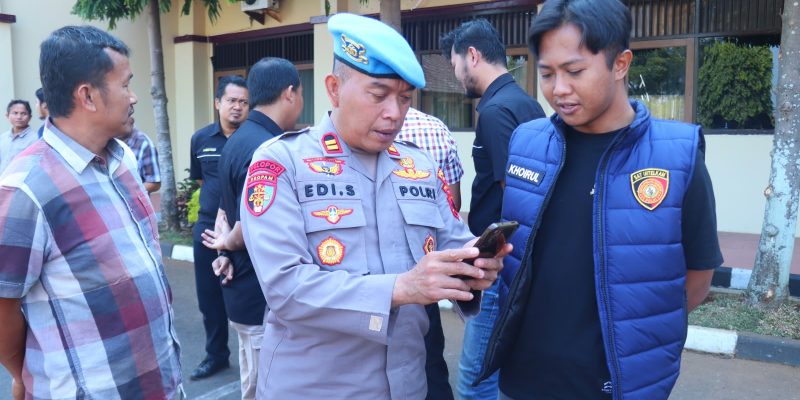 Usai Apel Pagi, HP Seluruh Anggota Sat Intelkam Polres Pekalongan Digeledah Propam