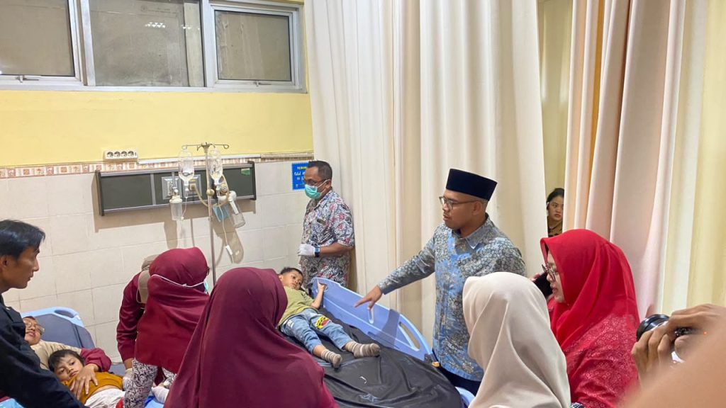 Dugaan Keracunan MBG Bawang Batang, Korban Dari Bayi Hingga Lansia, Pemkab Pastikan Perawatan Gratis