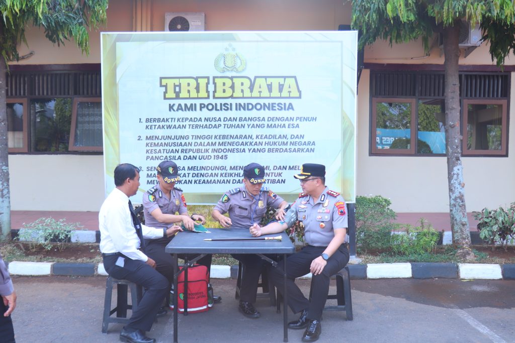 Kondisi Fisik Personel Dikawal Ketat, Si Dokkes Polres Pekalongan Rutin Pemeriksaan Usai Apel