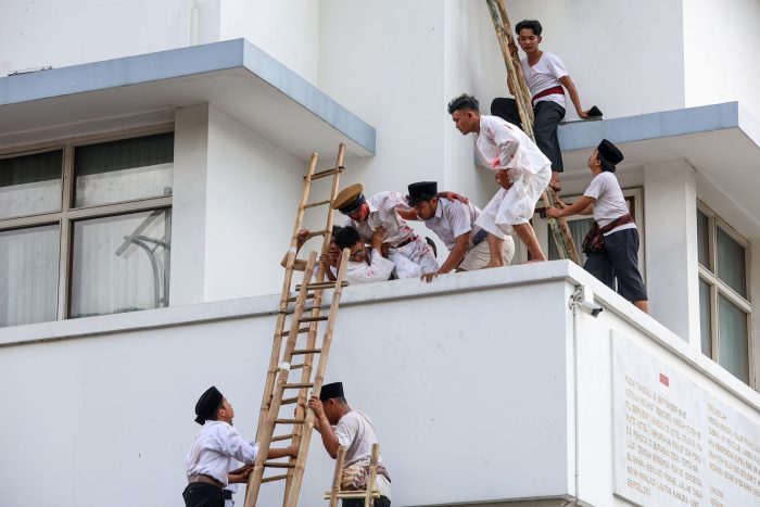 Pemkot Surabaya Ajak Warga Saksikan Opera Kolosal “Merah Putih Bertanya” di Jalan Tunjungan