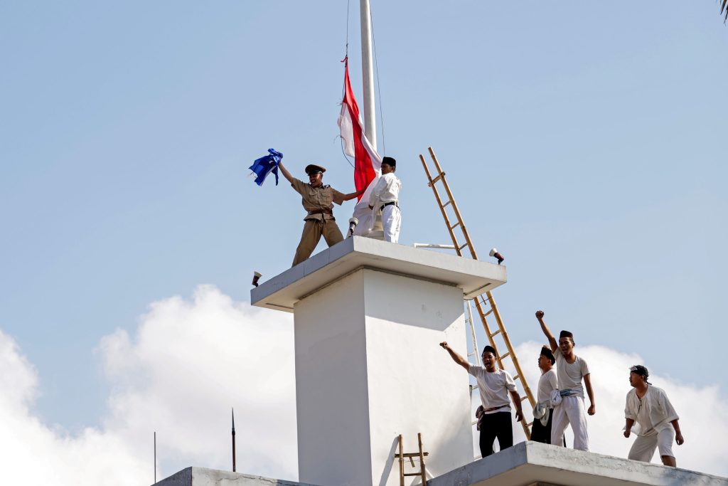 Opera Kolosal “Merah Putih Bertanya” Meriahkan Refleksi Perobekan Bendera 2026 di Jalan Tunjungan