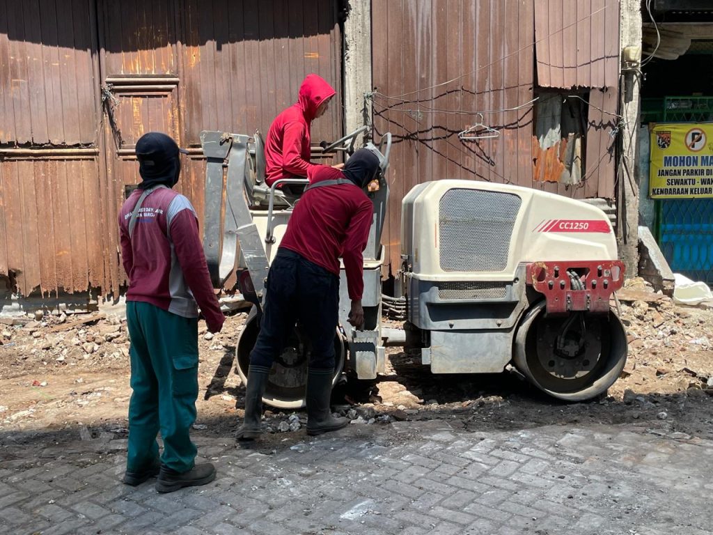 Buka Akses U-Turn Lebih Aman di Wonokromo, Pemkot Surabaya Relokasi 43 Pedagang Pasar Tumpah