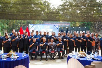 Kodaeral IX Latih Personel Imigrasi Maluku Menembak Pistol