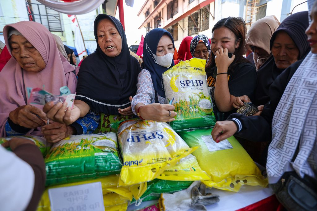 Beras Premium Bulog Rp14.900 per Kg Tersedia di Surabaya, Pemkot Kawal Distribusi