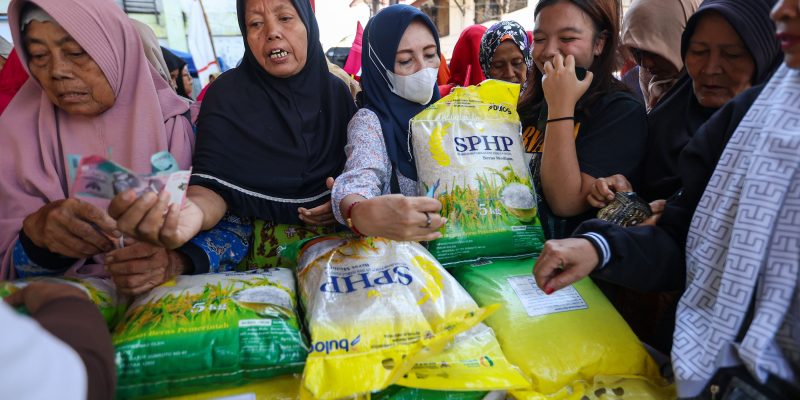 Beras Premium Bulog Rp14.900 per Kg Tersedia di Surabaya, Pemkot Kawal Distribusi