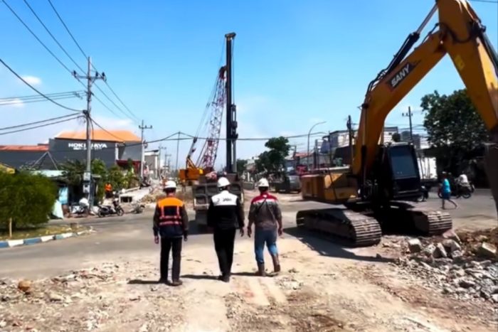 Pelebaran Jalan Wiyung-Menganti Surabaya Dikebut, 950 Meter Ditargetkan Rampung 2026