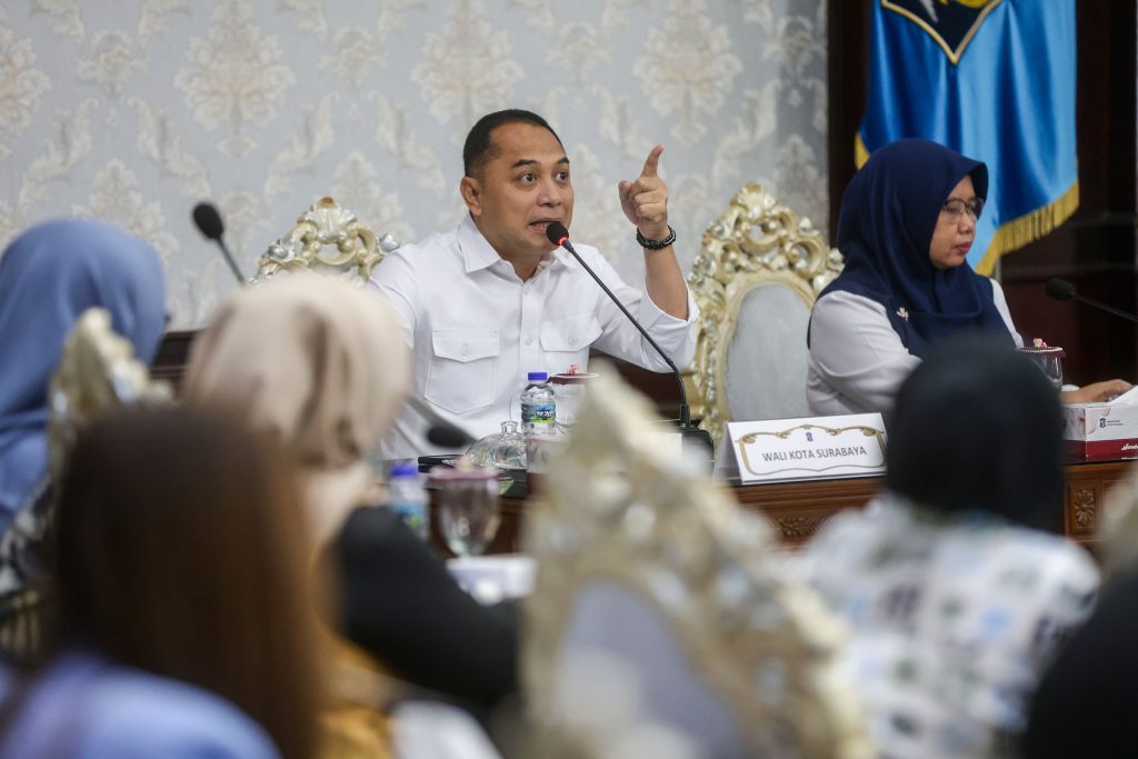 Gelar Pembinaan P3RT, Wali Kota Eri Tegaskan Larangan Denda Berat Bagi Pekerja