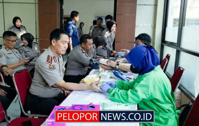 Sambut Hari Jadi ke-75 Humas Polri, Polda Jatim Gelar Aksi Donor Darah dan Kumpulkan 100 Kantong Darah