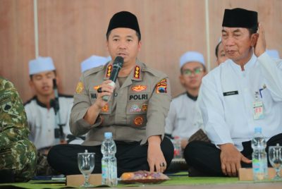 Pelajar Bersholawat di Batang, Kapolresta Warsono Tekankan Pentingnya Akhlak dan Karakter Generasi Muda