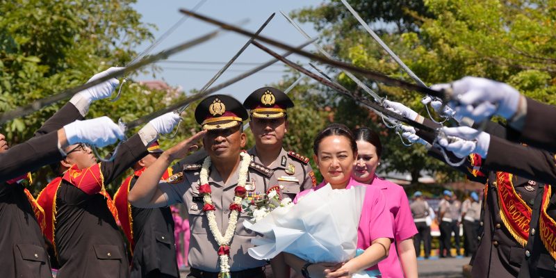 Farewell Parade Pisah Sambut Kapolresta Sidoarjo