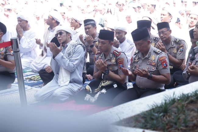 Kapolres Pasuruan Hadiri Salat Istisqa di Ponpes Dalwa