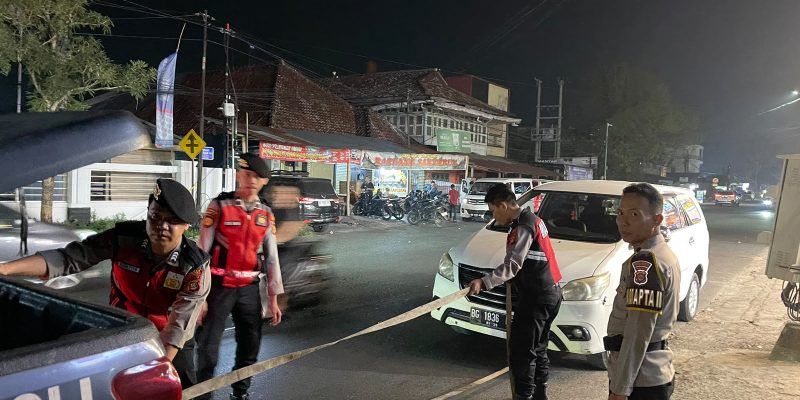 Wujut Kepedulian Kapada Masyarakat, Polres Lubuklinggau Gercep Bantu Pemudik Yang Alami Kerusakan Mobil