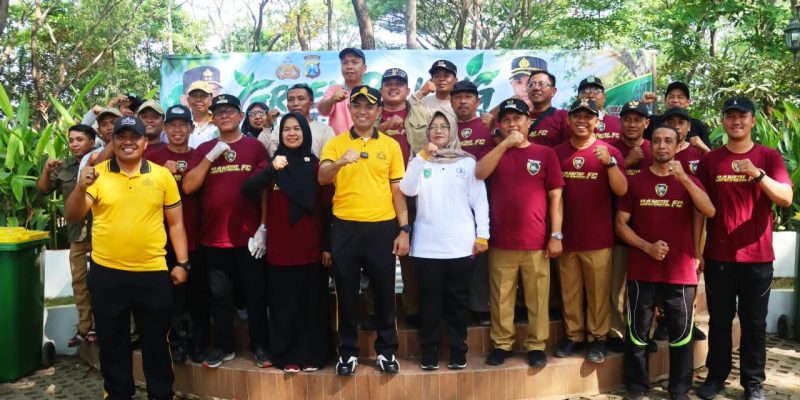 Green Policing, Polres Pasuruan Ajak Masyarakat Jaga Kelestarian Lingkungan di Hutan Kota Bangil