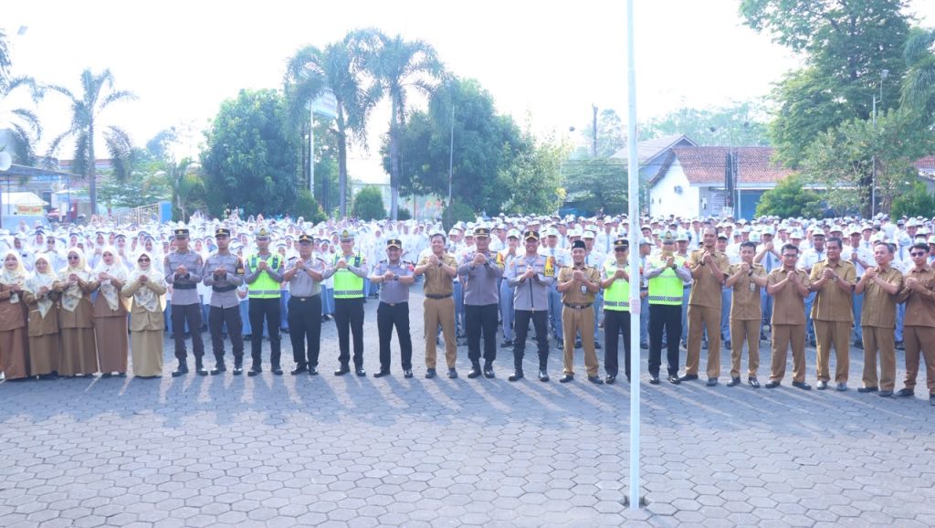 Hadir di Tengah Pelajar, Kapolres Pekalongan Tekankan Disiplin dan Karakter di SMK Muhammadiyah Kajen